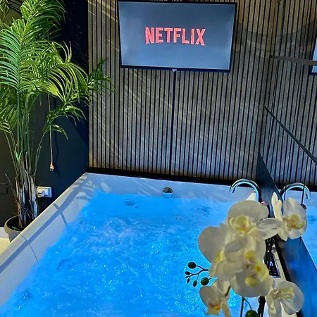 Ama Esclusive Madama 펜션 페라라