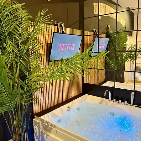 Ama Esclusive Madama Ferrara