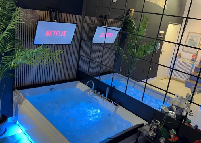 Ama Esclusive Madama 펜션 페라라