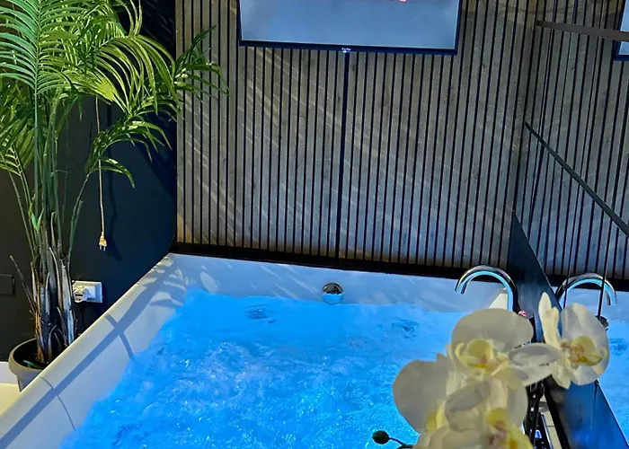 Ama Esclusive Madama Hébergement de vacances Ferrare